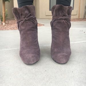 Calvin Klein Purple suede and copper pump